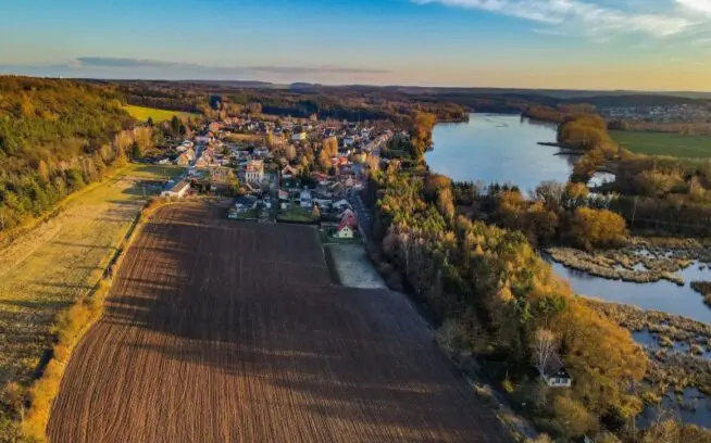 Investiční stavební pozemky Srby u Tuchlovic