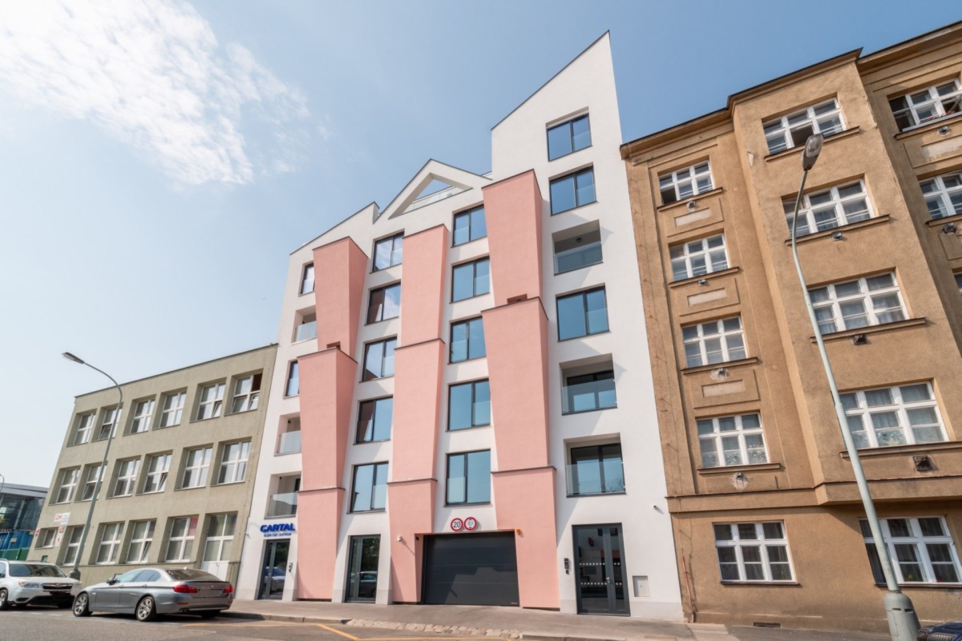 Developersky projekt Harfa Yard